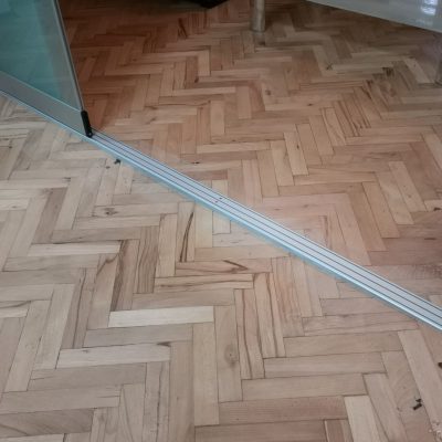 сгъната плъзгаща система с плъзгане на единично стъкло